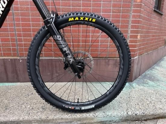 【SANTACRUZ V10 7 超美品！】 公式】Santa Cruz (サンタクルズ) V10 7 - | Santa Cruz SPORTS