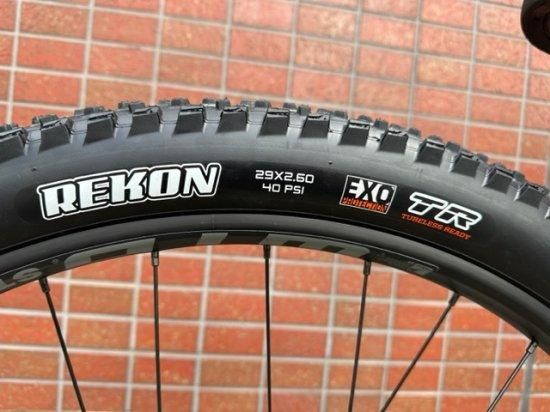 kona unit トムソン ノーマル価格 sサイズ