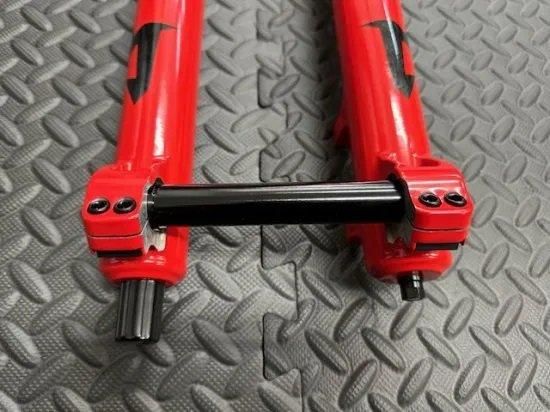 店頭在庫ございます。 2025 MARZOCCHI Bomber DJ 26in 100 Grip