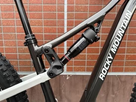 玄武店頭在庫ございます。 即納可能です！ 2025 ROCKY MOUNTAIN