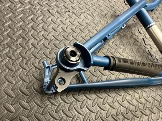 Blue Eyes 　ロングハンドルアームとカスタムコルクノブ❗ Blue Eyes ロングハンドルアームとカスタムコルクノブ