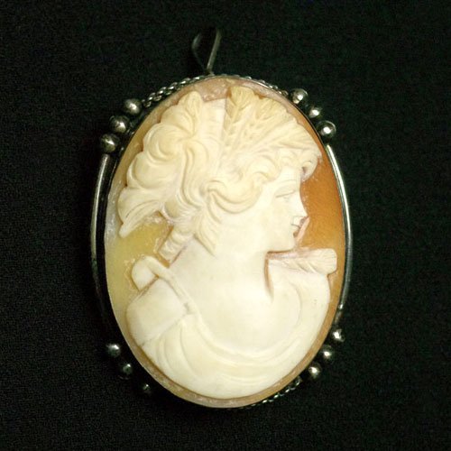 Vintage　shell cameo　brooch　pendant topお召し頂けます