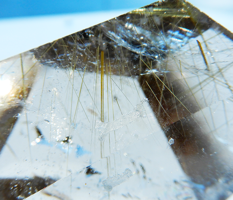 スモーキークオーツ 金ルチル - 美しくて高波動のスピリチュアル スモーキークオーツ 金ルチル - 美しくて高波動のスピリチュアル