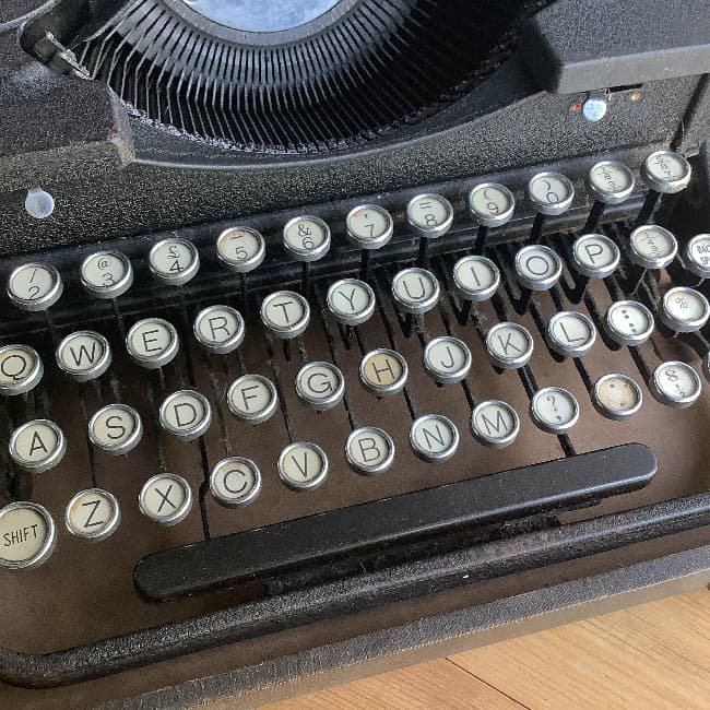 アンティーク　Royal Portable typewriter/ロイヤル社ポータブルタイプライター/アメリカ　D4