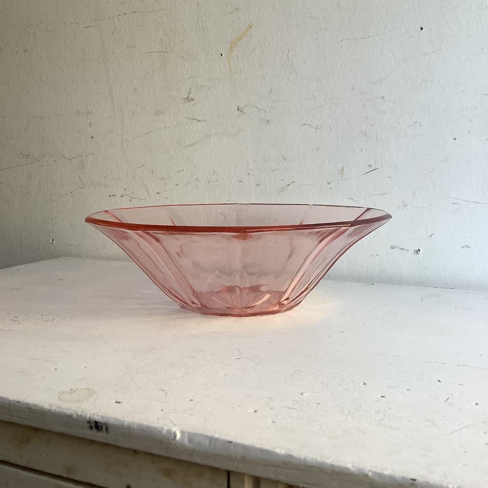 ヴィンテージ　淡いピンクガラスのフルーツボウル/アールデコ/カットガラス/フランス　K4