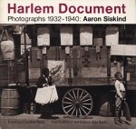 <img class='new_mark_img1' src='https://img.shop-pro.jp/img/new/icons50.gif' style='border:none;display:inline;margin:0px;padding:0px;width:auto;' />Aaron Siskind: Harlem Document Photographs 1932-1940 󡦥
