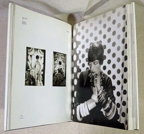 The Essential Cecil Beaton: Photographs 1920-1970 セシル・ビートン 