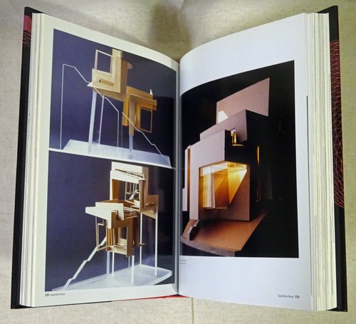 Tracing Eisenman: Peter Eisenman Complete Works ピーター・アイゼンマン - 古本買取販売 ...