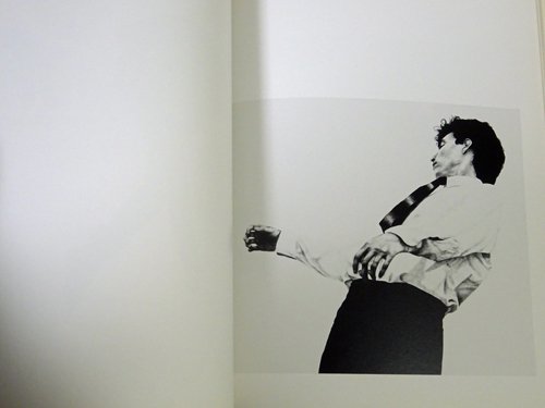 Robert Longo: Men in the Cities 1979-1982 ロバート・ロンゴ - 古本買取販売 ハモニカ古書店 建築 美術  写真 デザイン 近代文学 大阪府古書籍商組合加盟店