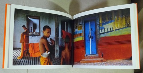 Sanctuary The Temples of Angkor by Steve McCurry スティーブ・マッカリー - 古本買取販売  ハモニカ古書店 建築 美術 写真 デザイン 近代文学 大阪府古書籍商組合加盟店