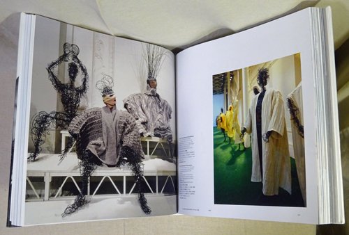 ISSEY MIYAKE 三宅一生 TASCHEN | issmi.com.au