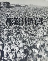 <img class='new_mark_img1' src='https://img.shop-pro.jp/img/new/icons50.gif' style='border:none;display:inline;margin:0px;padding:0px;width:auto;' />Weegee's New York Photographs, 1935-1960 