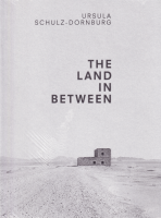 <img class='new_mark_img1' src='https://img.shop-pro.jp/img/new/icons50.gif' style='border:none;display:inline;margin:0px;padding:0px;width:auto;' />The Land in Between by Ursula Schulz-Dornburg 륹顦ġɥ֥륯