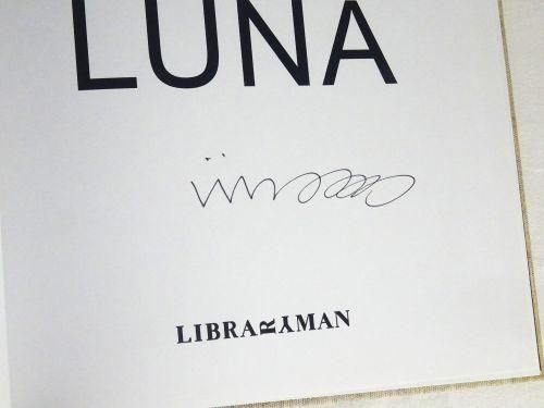 美品❗️Viviane Sassen SOL & LUNA 初版で貴重なサイン入り SOL & LUNA - BOOK AND SONS オンラインストア