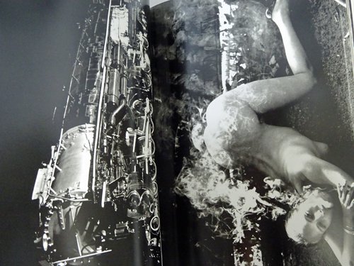 <img class='new_mark_img1' src='https://img.shop-pro.jp/img/new/icons50.gif' style='border:none;display:inline;margin:0px;padding:0px;width:auto;' />Helmut Newton's Illustrated No.1-No.4 Complete Edition إࡼȡ˥塼ȥβ