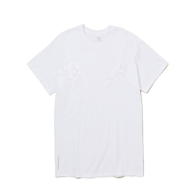 DELUXE x EVISEN TEE (FLOWERS) - 【MODERATE GENERALLY-モデレイト