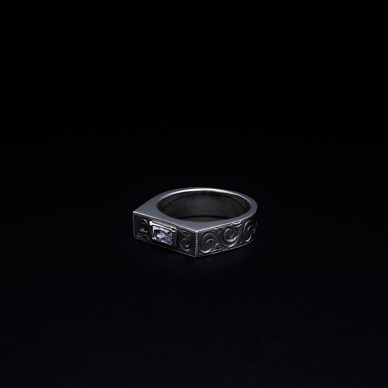 Engraved Octagon Cutstone Ring - 【MODERATE GENERALLY-モデレイト