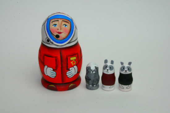 4p ニキーチン夫妻のマトリョーシカ 中には小さな宇宙犬 宇宙飛行士 約7cm マトリョーシカ 白樺雑貨など ロシアの手仕事 やるまるか Yarmarka 4p ニキーチン夫妻のマトリョーシカ 中には小さな宇宙犬 宇宙飛行士 約7cm マトリョーシカ 白樺雑貨など ロシアの手仕事 やるまるか Yarmarka