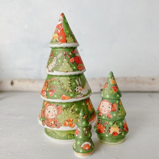 イリーナ作　クリスマスツリー型　ウッドバーニングマトリョーシカ　（グリーン　チェブラーシカ）　11ｃｍ - ロシア雑貨やるまるか