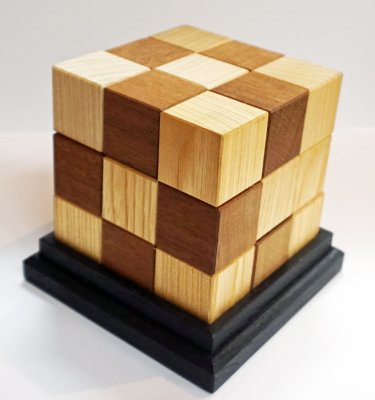 木製パズル・ソーマキューブ　【2点限り】  