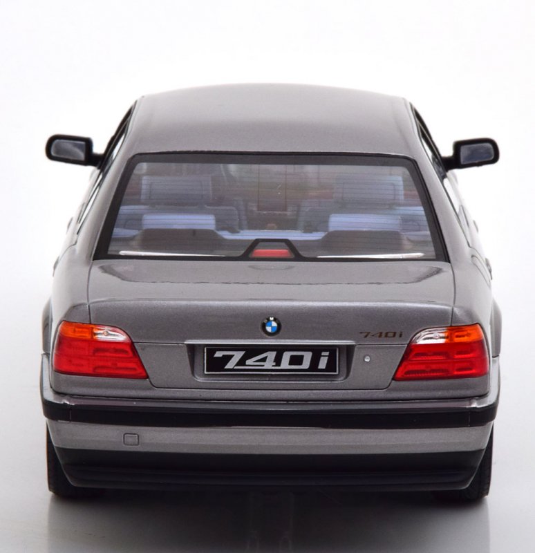 セール！！【KKスケール】 1/18 BMW 740i E38 1.series 1994 silver 