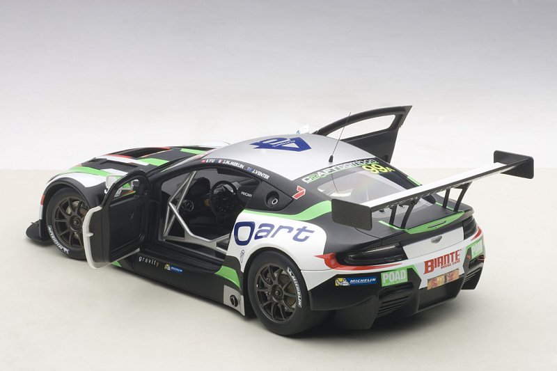 AUTOart 1/18 アストンマーチン V12 ヴァンテージ GT3 2019#62A