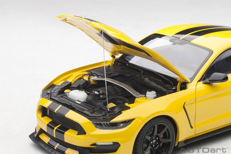 オートアート】 1/18 フォード シェルビー GT350R （イエロー／ブラック・ストライプ） ※再生産価格変更  [72932]・ミニカー通販専門店ミニカーショップロビンソンからお届けします。