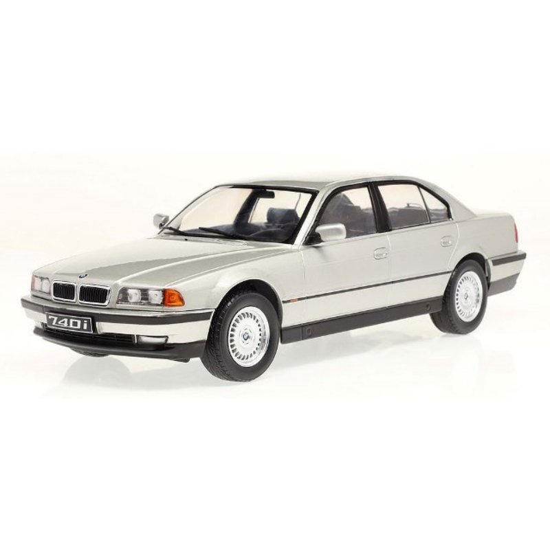 セール！！【KKスケール】 1/18 BMW 740i E38 1.series 1994 silver
