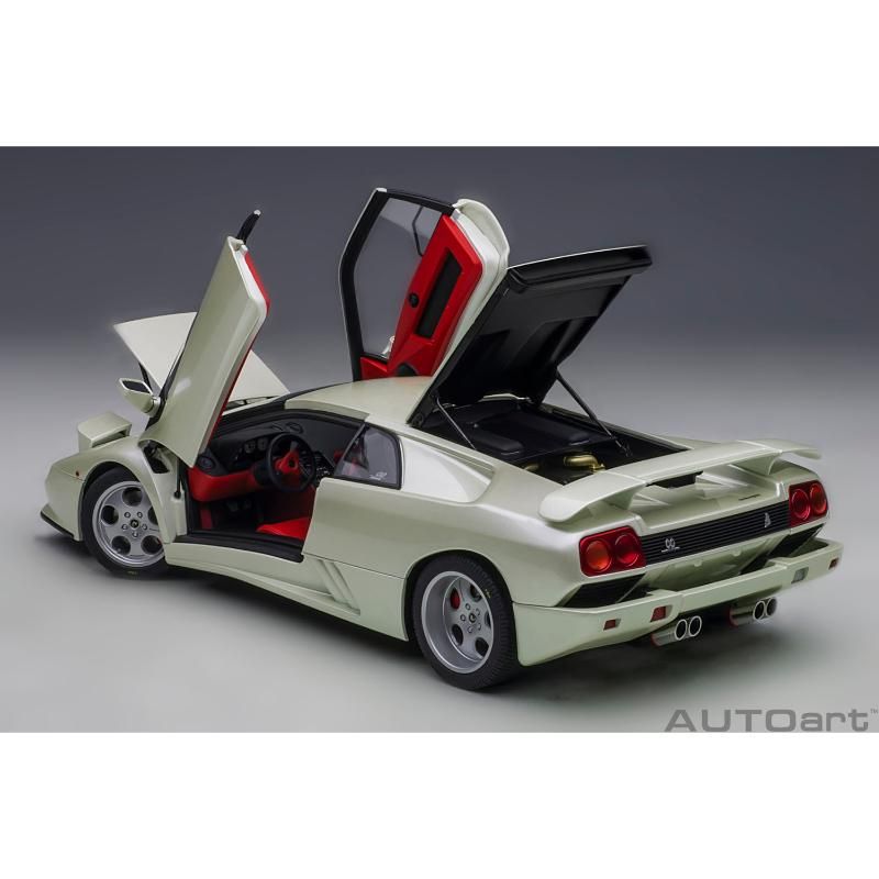 激レア未展示品オートアート1/18 ランボルギーニ ディアブロ SE30 イオタ Amazon | オートアート (AUTOart) 1/18 ランボルギーニ ディアブロ