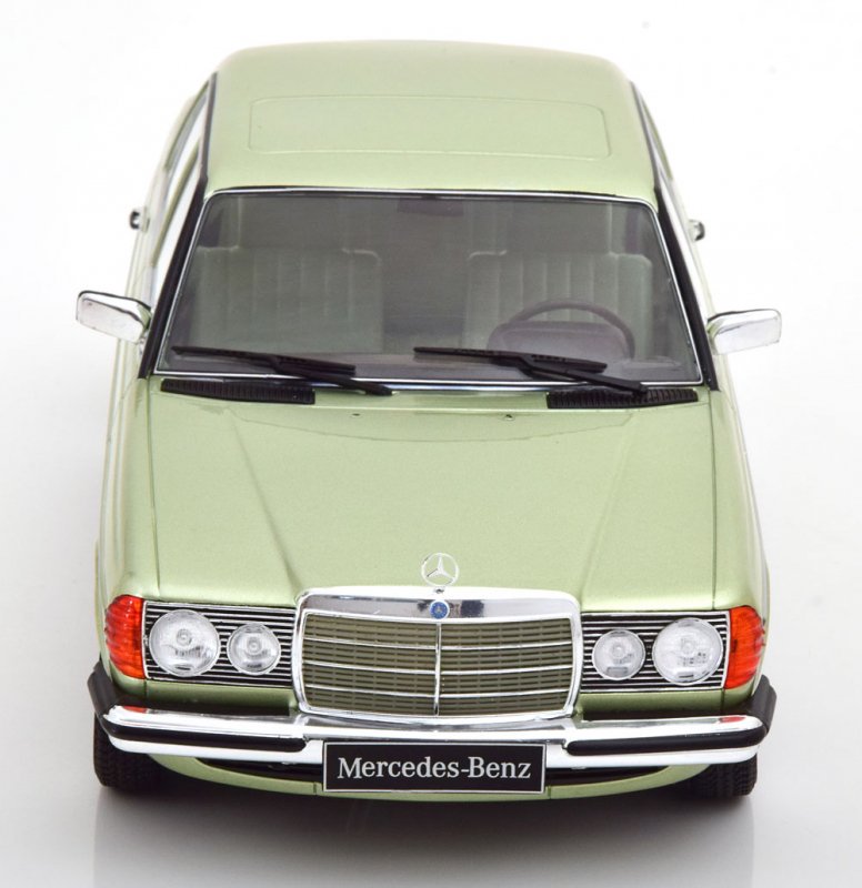 【KKスケール】 1/18 Mercedes 280E W123 1977 lightgreen-metallic [KKDC180353]