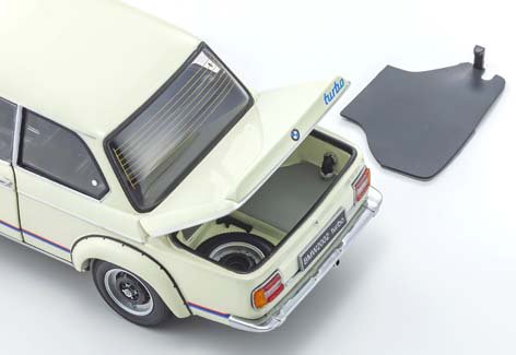 京商】 1/18 BMW 2002 ターボ (ホワイト) [KS08544W]＊開閉機構付き