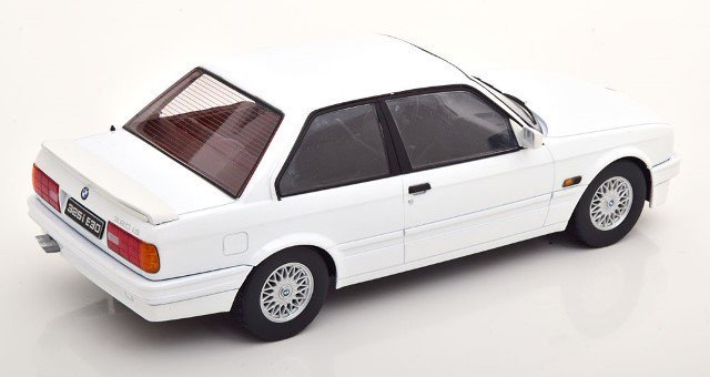 セール！！【KKスケール】 1/18 BMW 320iS E30 Italo M3 1989 white[KKDC180882]・ミニカー通販専門店 ミニカーショップロビンソンからお届けします。