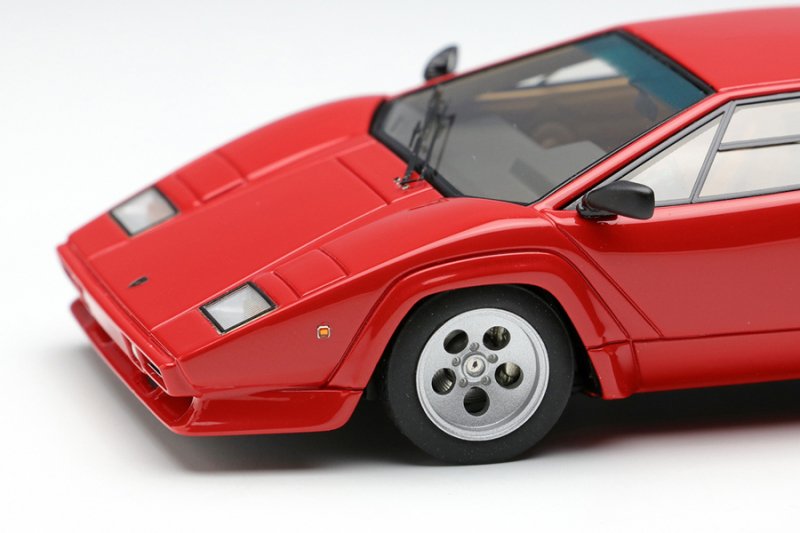 アイドロン】 1/43 ランボルギーニ カウンタック LP5000 QV 1985 レッド  [EM447A]・ミニカー通販専門店ミニカーショップロビンソンからお届けします。