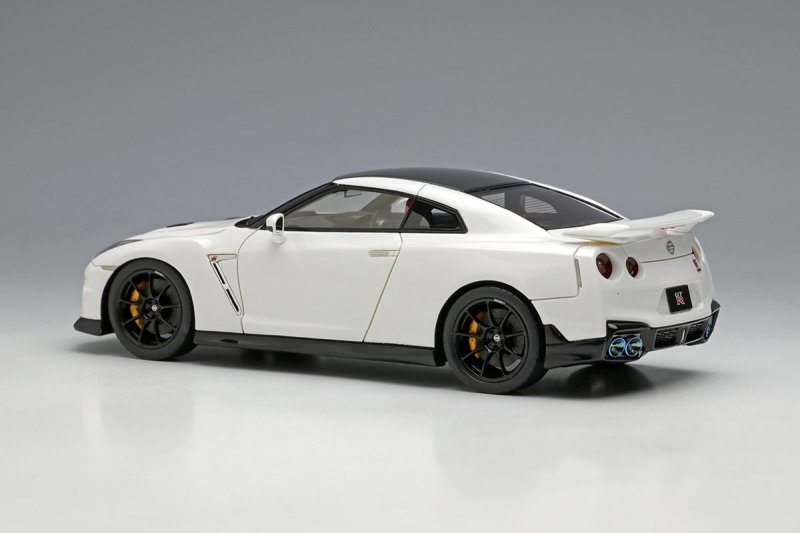 アイドロン】 1/43 NISSAN GT-R トラックエディション エンジニアード