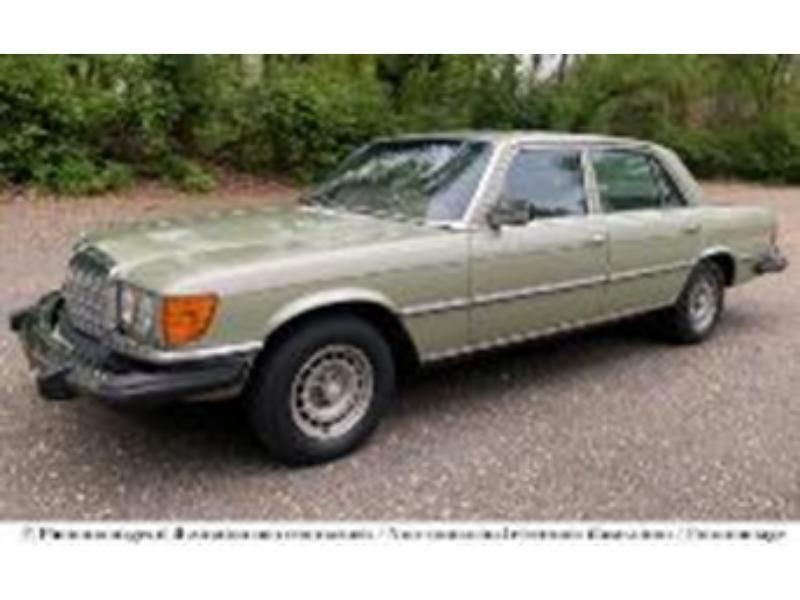 ノレブ】 1/18 メルセデスベンツ 300 CE-24 クーペ 1990 シルバー