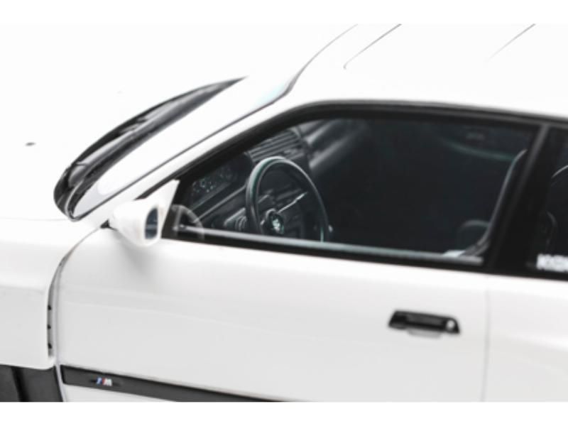 オットーモビル】 1/18 BMW E36 キジル セラム 2022 (ホワイト