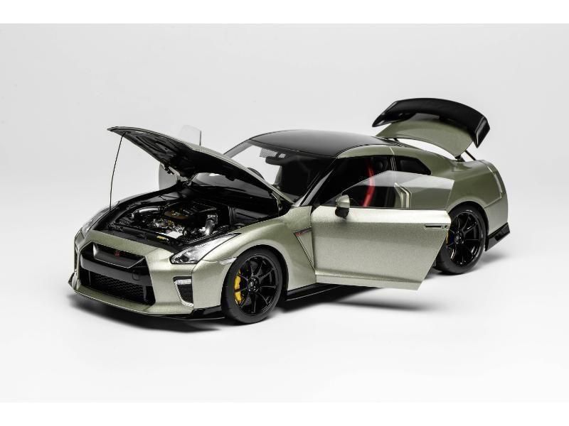 モーターヘリックス】 1/18 日産 GT-R (R35) トラックエディション