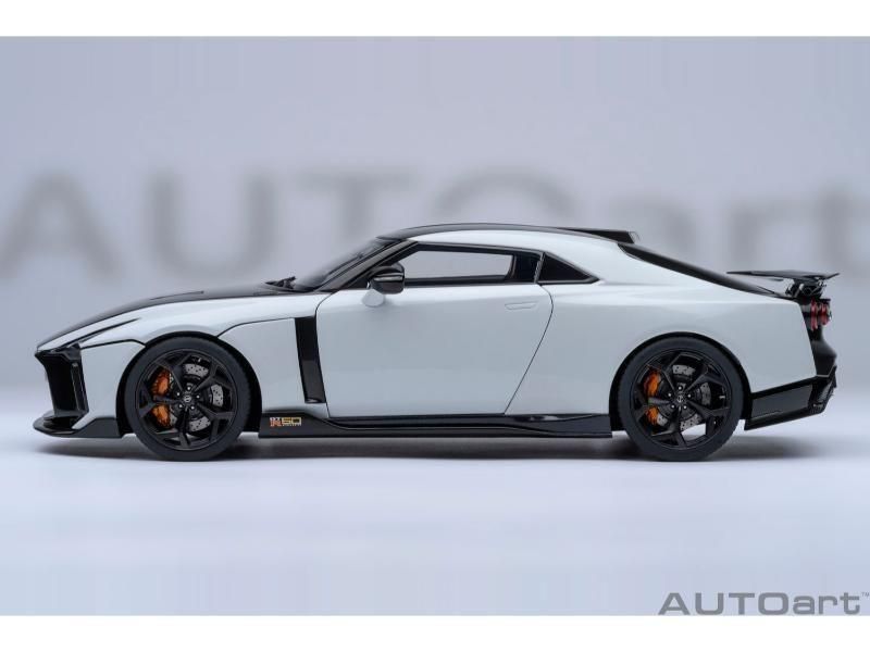 オートアート】 1/18 日産 GT-R50 by イタルデザイン （メタリック