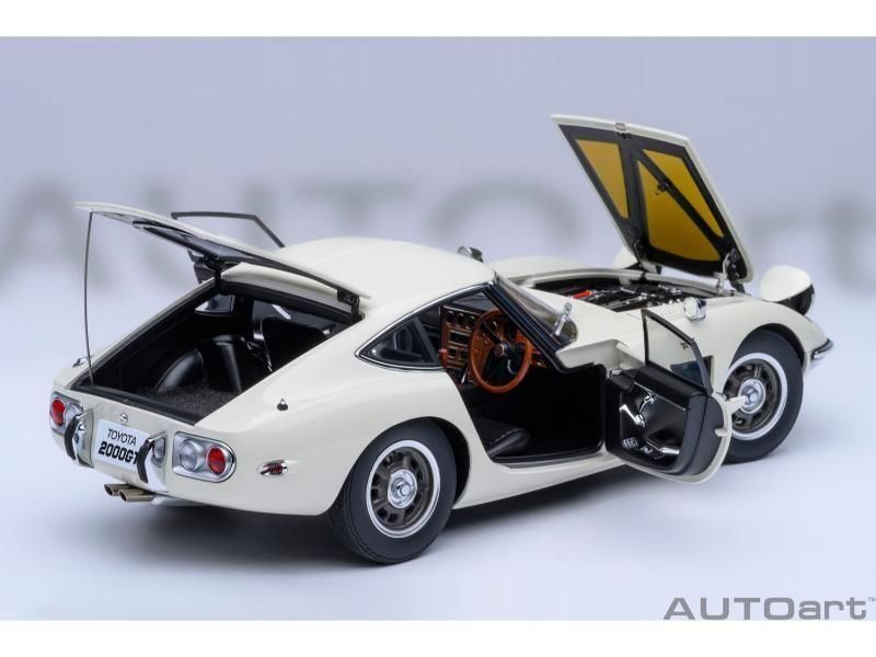 オートアート1/18トヨタ2000GT AUTOart 1/18 トヨタ 2000GT 1967 （シルバー） 78548 | AUT
