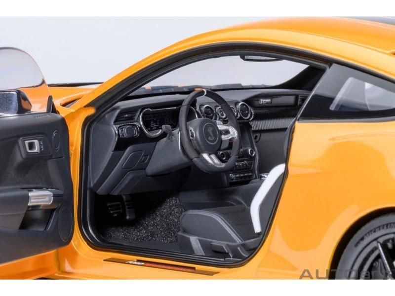 オートアート】 1/18 フォード マスタング シェルビー GT500