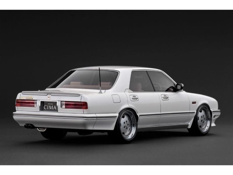 イグニッションモデル】 1/18 日産 セドリック シーマ (Y31