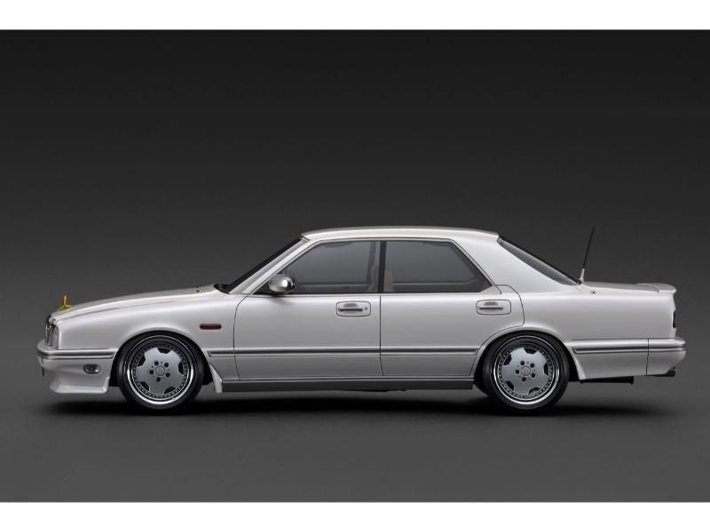 イグニッションモデル】 1/18 日産 セドリック シーマ (Y31